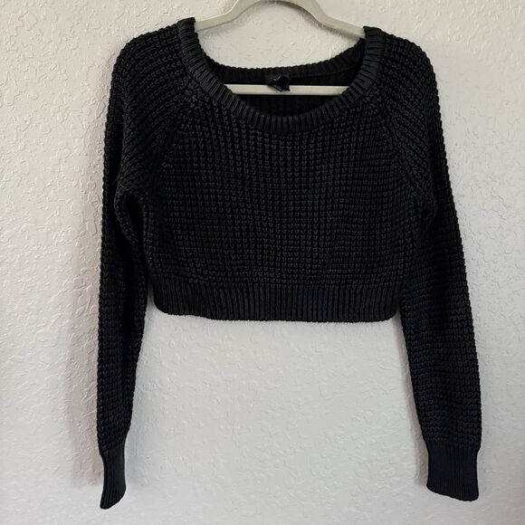 2b BCBG Cropped Sweater Women’s Black Cable Knit Mineral Washed - Picture 5 of 8